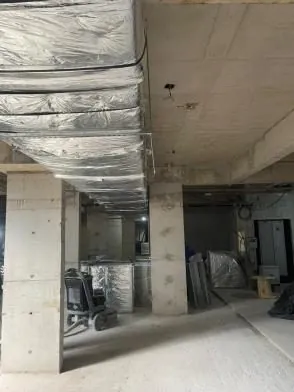 Duto de renovação de ar em garagem