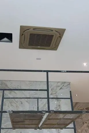 Cassete instalado em ambiente acabado